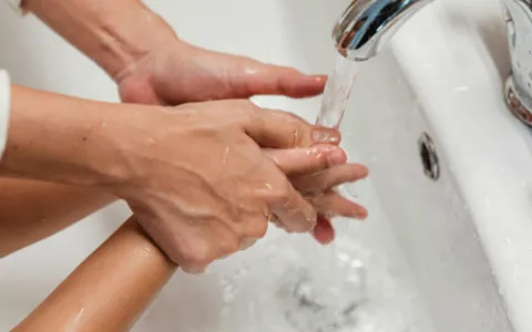 Quelle toilette intime pour une petite fille ?